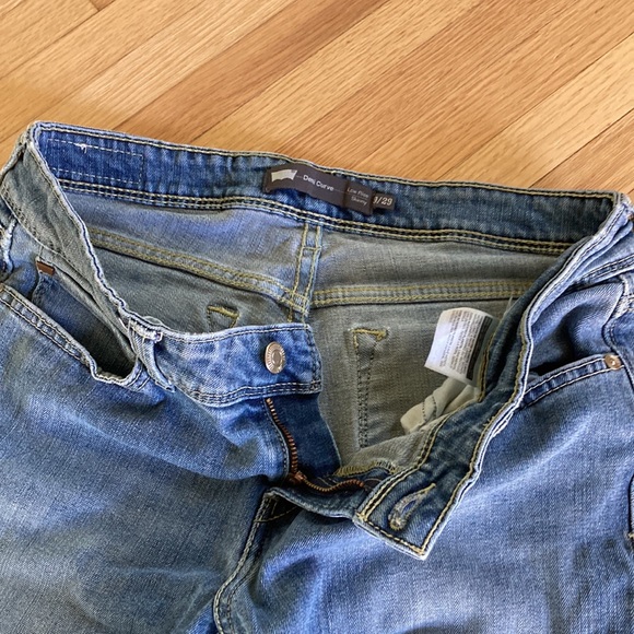 Levis Demi Curve Low Rise Skinny - Picture 5 of 7